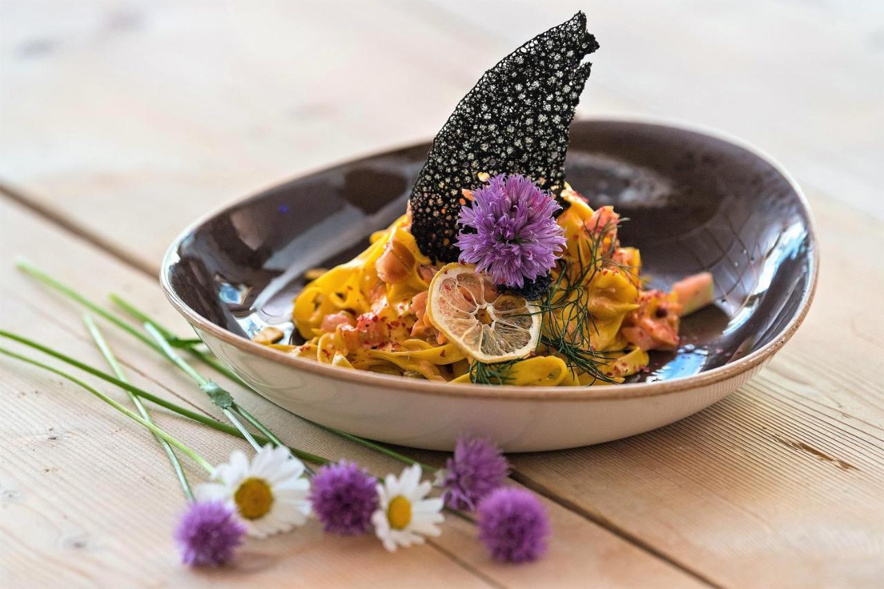 Alpin Natur Hotel Brueckele ブラーイエス エクステリア 写真
