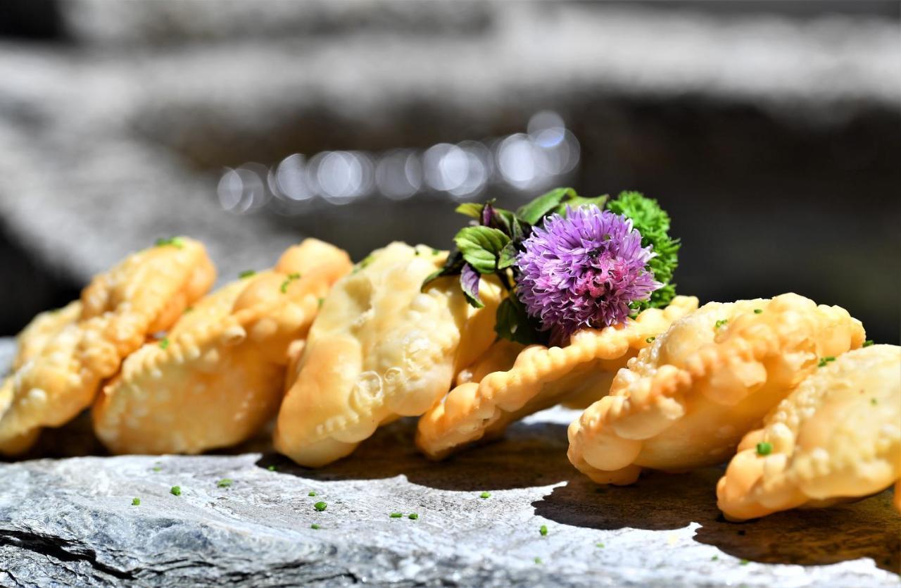 Alpin Natur Hotel Brueckele ブラーイエス エクステリア 写真