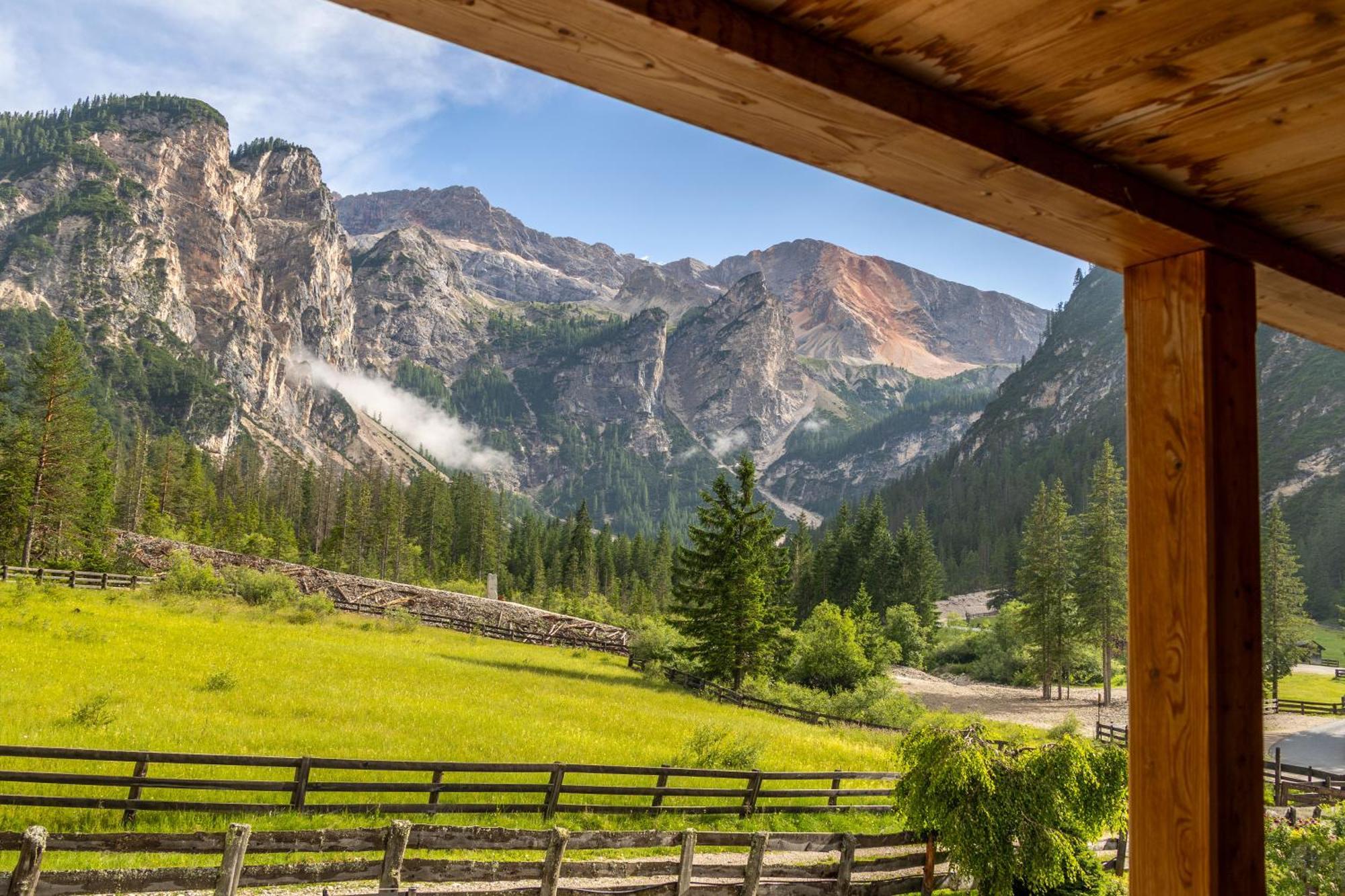 Alpin Natur Hotel Brueckele ブラーイエス エクステリア 写真