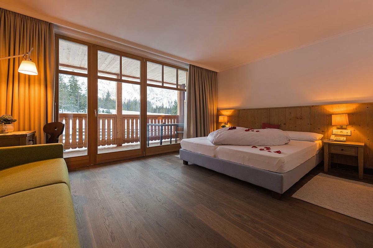 Alpin Natur Hotel Brueckele ブラーイエス エクステリア 写真