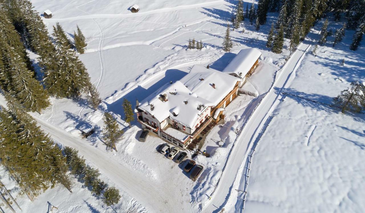 Alpin Natur Hotel Brueckele ブラーイエス エクステリア 写真